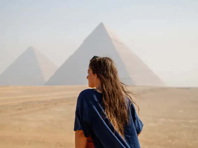 donna nelle piramidi, pasqua in egitto donna nelle piramidi, pasqua in egitto