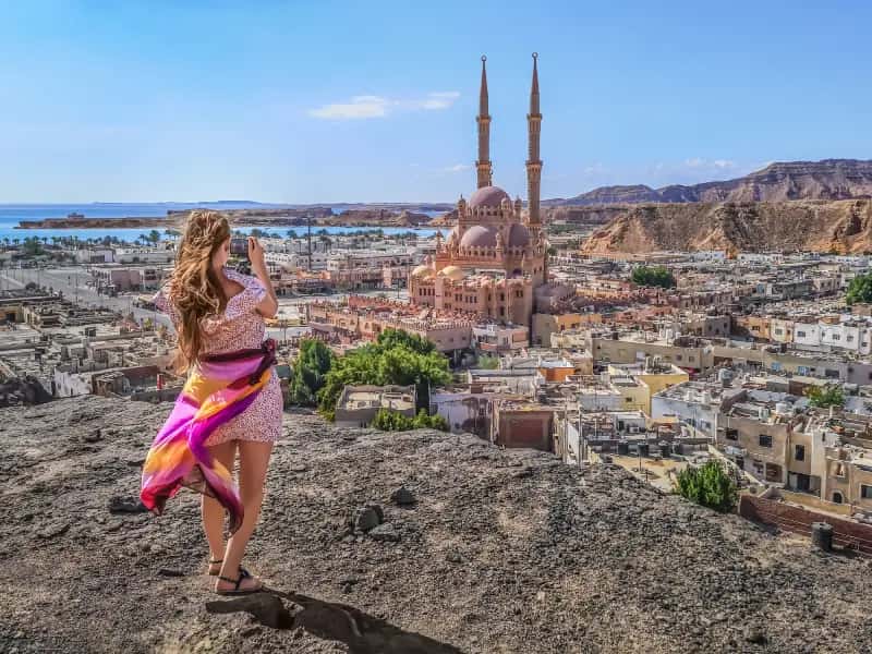 una donna a sharm, andare in egitto ad agosto una donna a sharm, andare in egitto ad agosto